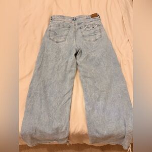 American Eagle High-Waisted Baggy Jeans – Size 8